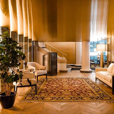 Hotel Birks Montreal Bagian luar foto The lobby of the hotel